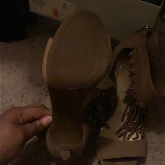 Shoes - Picture 2 of 2